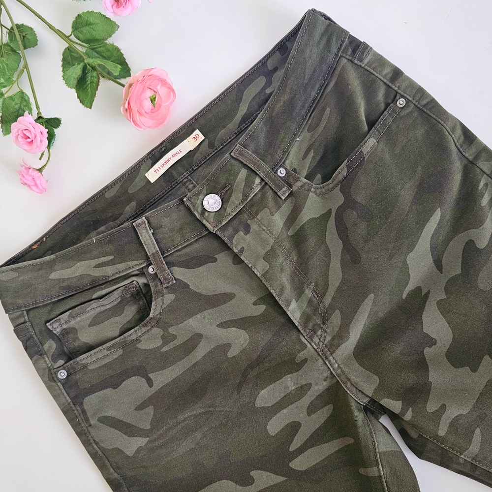 Levi's Camouflage Ankle Skinny Jeans - Picture 2 of 11